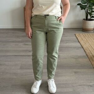 Reitmans Sage Green Curvy Fit Chino Pants Khaki Boho Earthy Utility Relaxed
